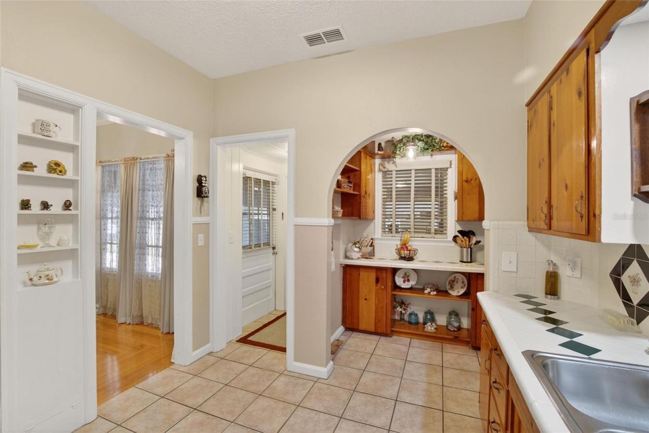 607 N Merrin Street , Plant City, FL 33563 Photo