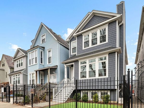 1938 N Ridgeway Avenue, Chicago, IL 60647