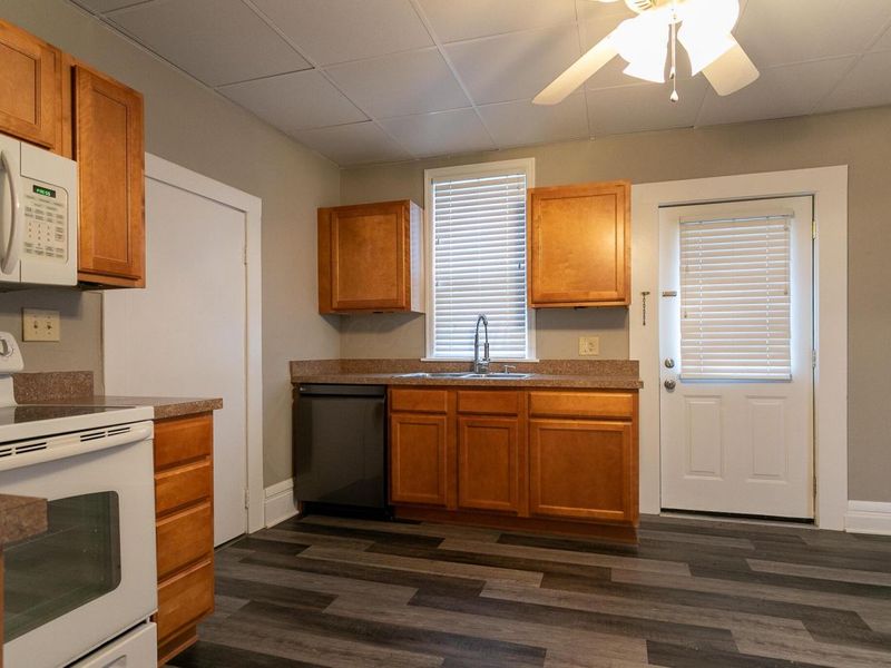 1512 Indianola Avenue , Columbus, OH 43201 Photo 3