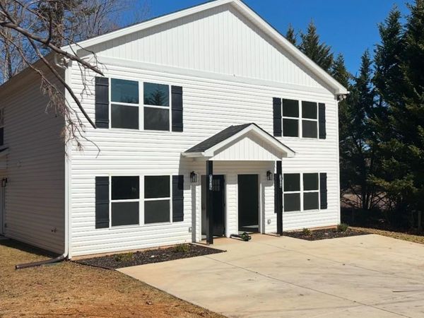 2287 9th Avenue Drive NE, Hickory, NC 28601