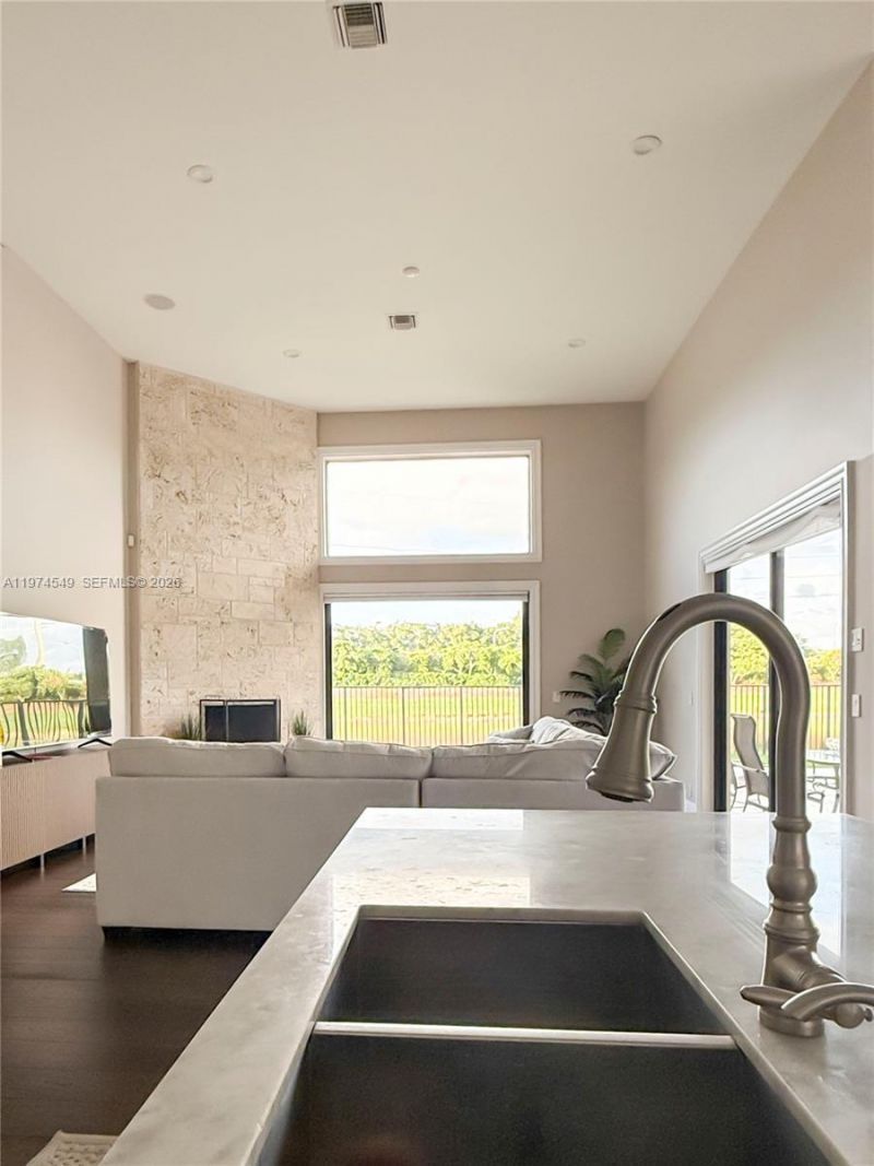 400 Alexandra Cir , Weston, FL 33326 Photo