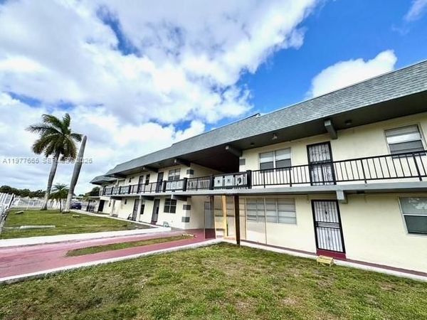 301 NW 177th St, Unit 204, Miami Gardens, FL 33169