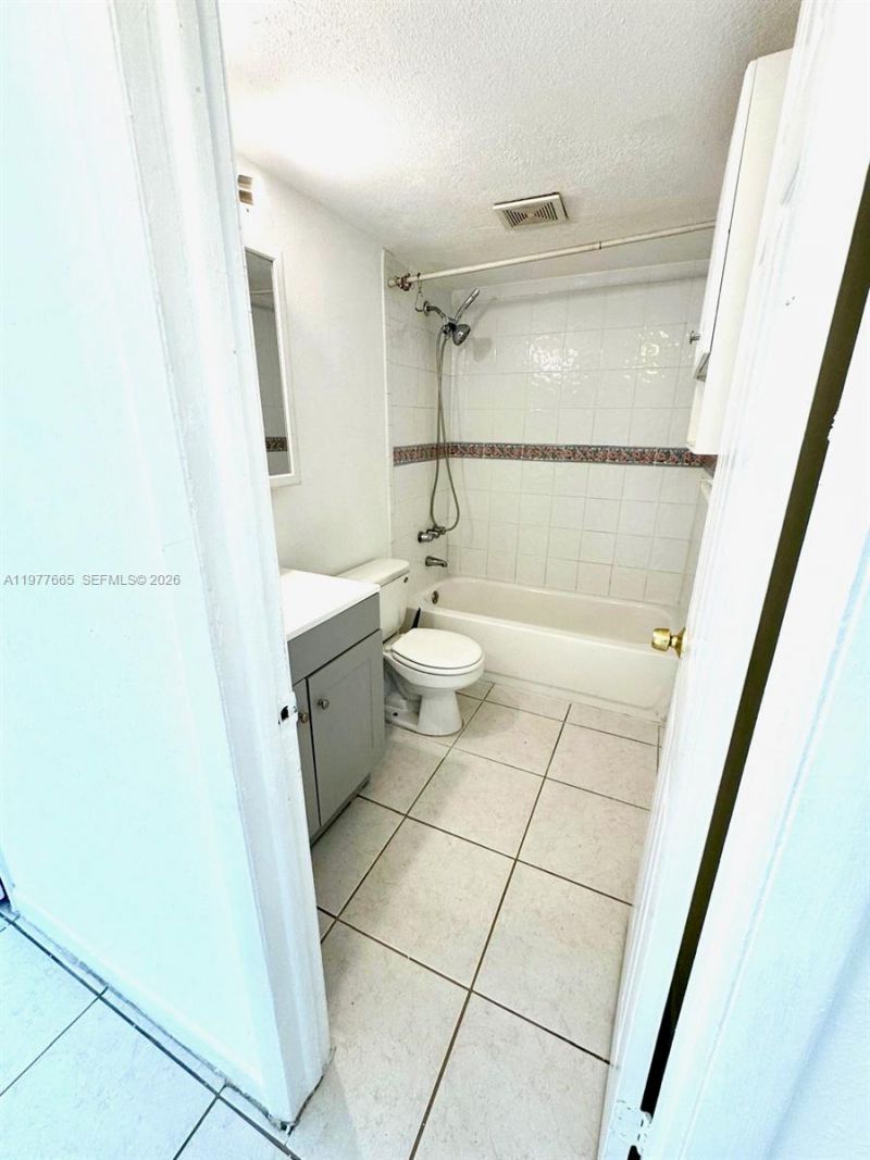 301 NW 177th St, Unit 204, Miami Gardens, FL 33169 Photo