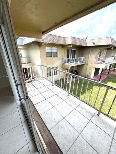 301 NW 177th St, Unit 204, Miami Gardens, FL 33169 Photo