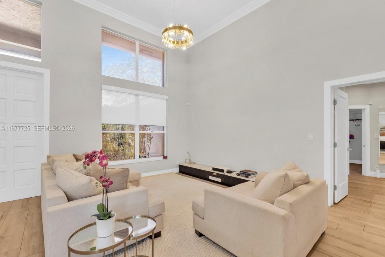 1202 S Manor Dr S , Weston, FL 33326 Photo