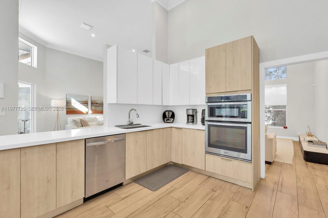 1202 S Manor Dr S , Weston, FL 33326 Photo