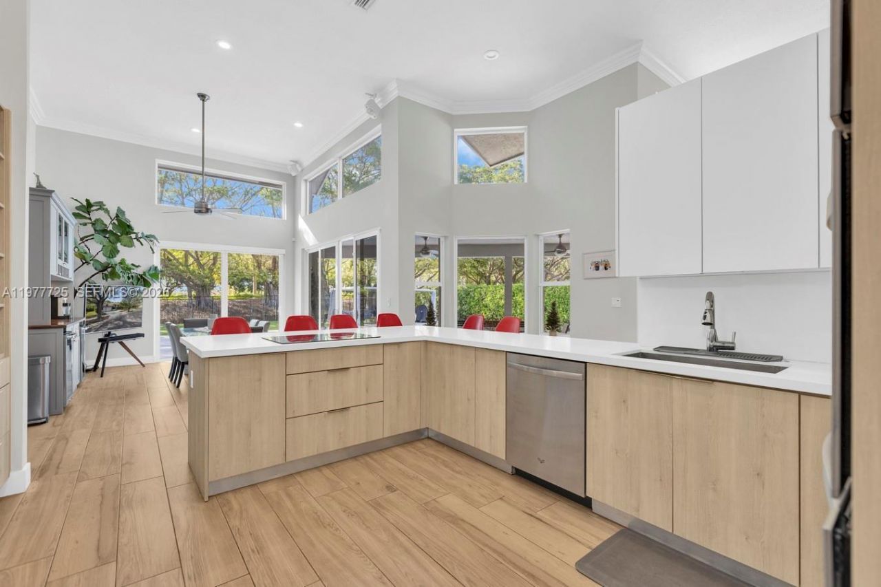 1202 S Manor Dr S , Weston, FL 33326 Photo