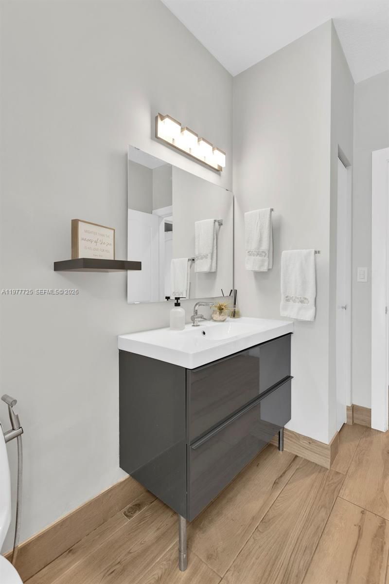 1202 S Manor Dr S , Weston, FL 33326 Photo