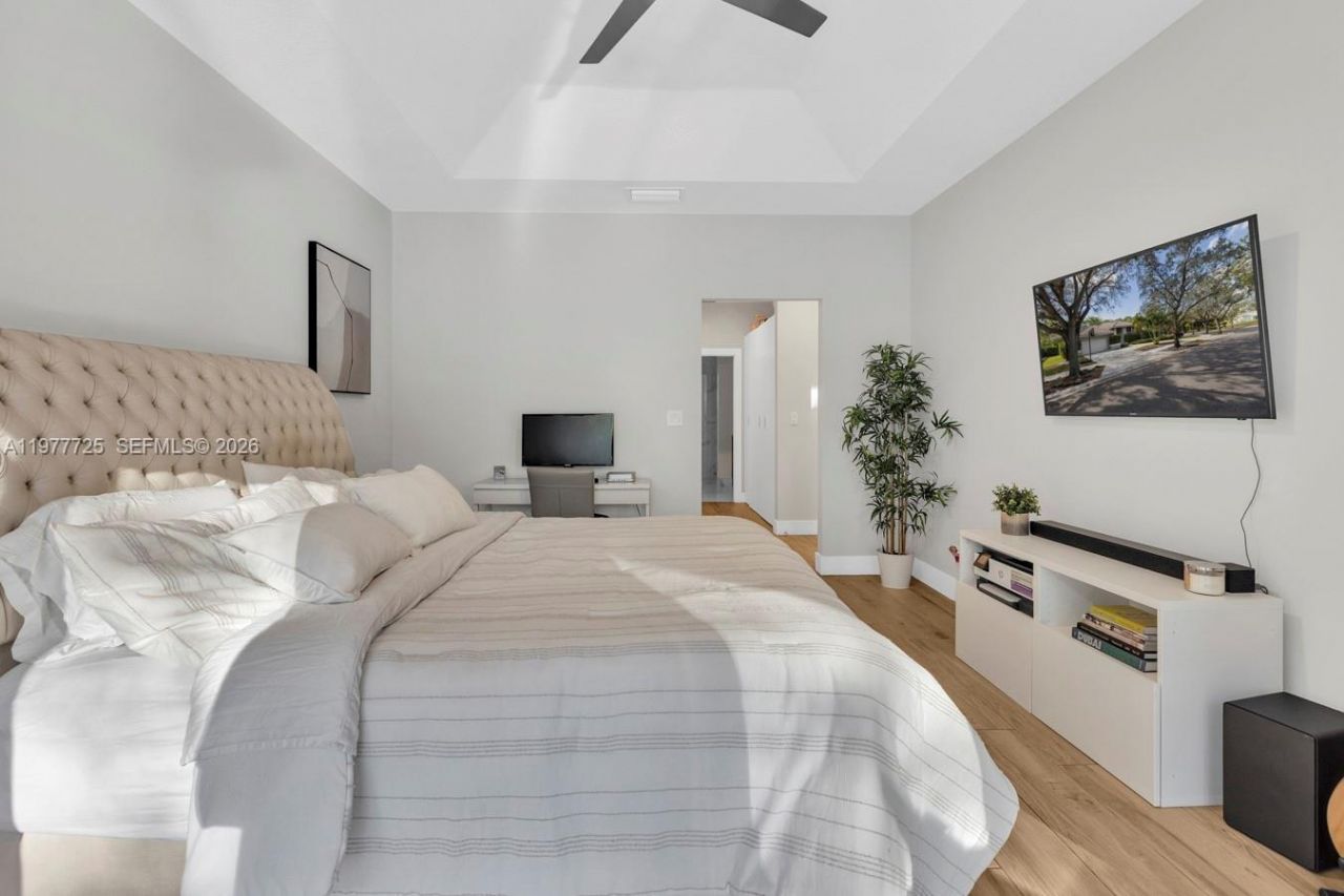 1202 S Manor Dr S , Weston, FL 33326 Photo