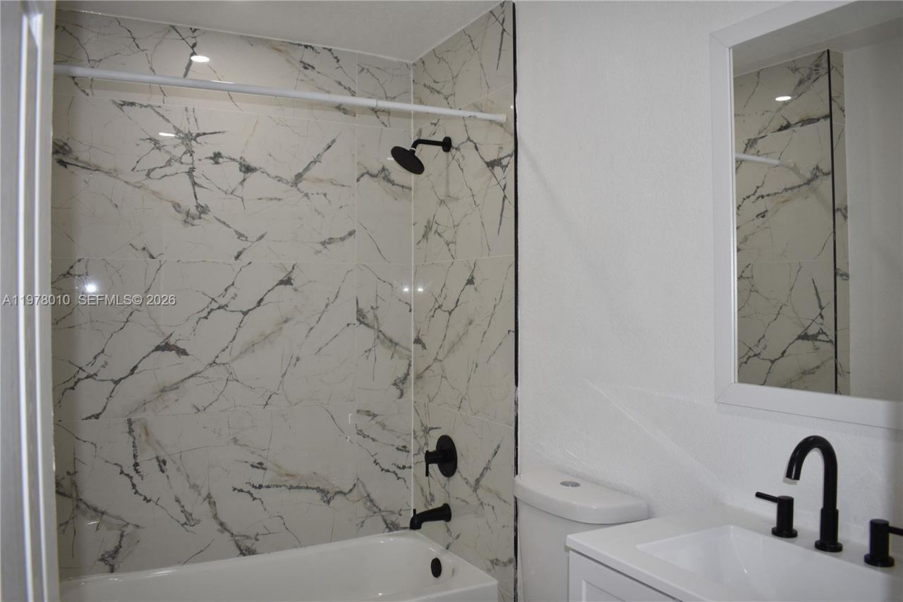 900 NW 8th Ave , Unit 3, Pompano Beach, FL 33060 Photo