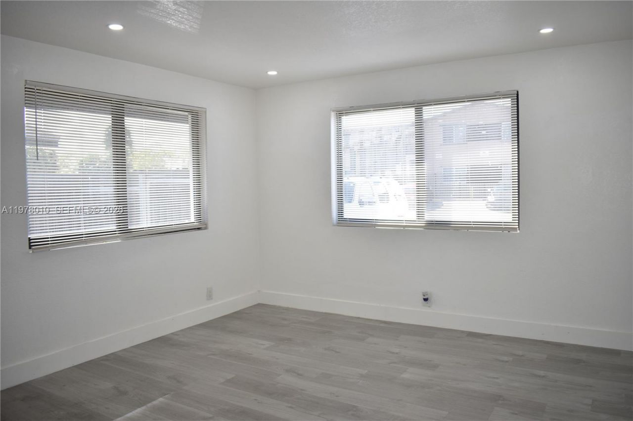 900 NW 8th Ave , Unit 3, Pompano Beach, FL 33060 Photo