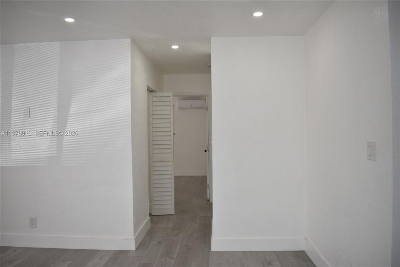 900 NW 8th Ave , Unit 3, Pompano Beach, FL 33060 Photo