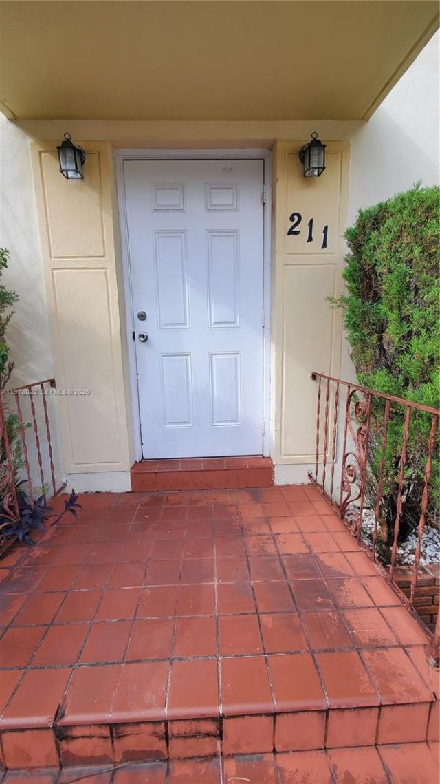 215 Zamora Ave , Unit 4, Coral Gables, FL 33134 Photo