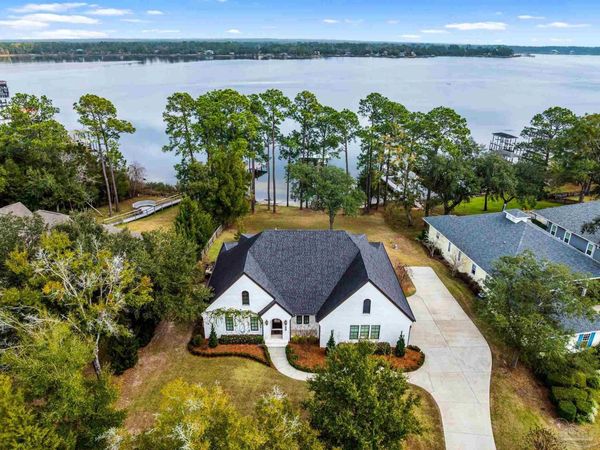 3940 Plantation Cove Ct, Milton, FL 32583