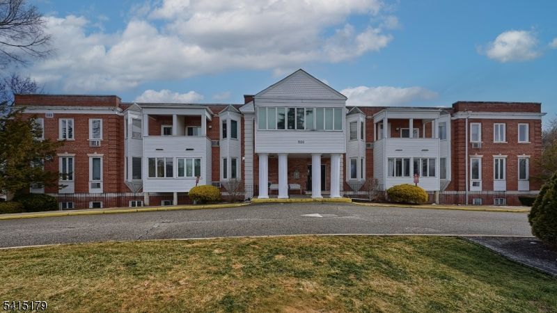 520 Turnpike C222, Pequannock, NJ 07444 Main Photo