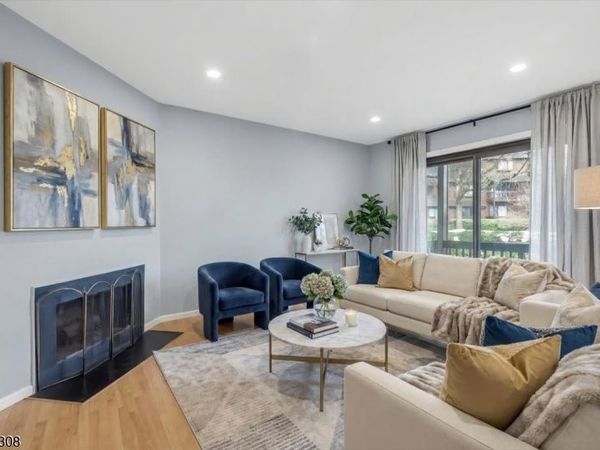 117 Sunset Ky, Secaucus, NJ 07094