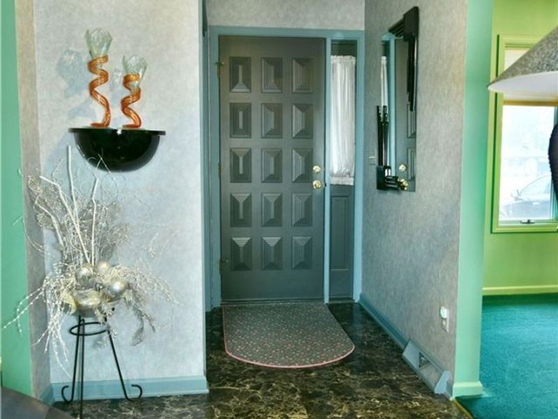 545 Thomas Lane, Girard, OH 44420 Photo 5