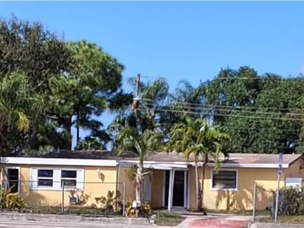Hollywood, FL 33024