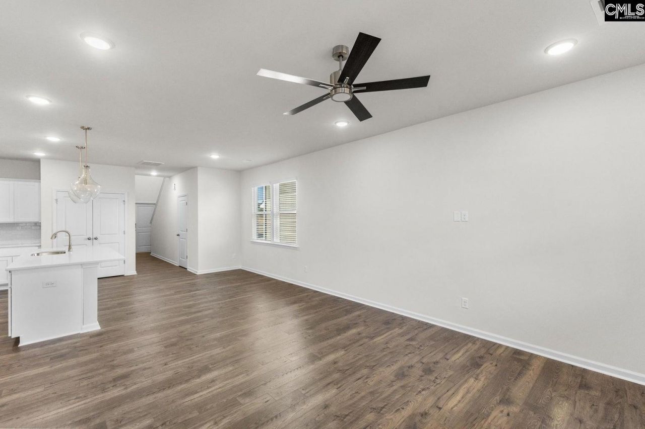 283 Balbriggan Place Photo 20