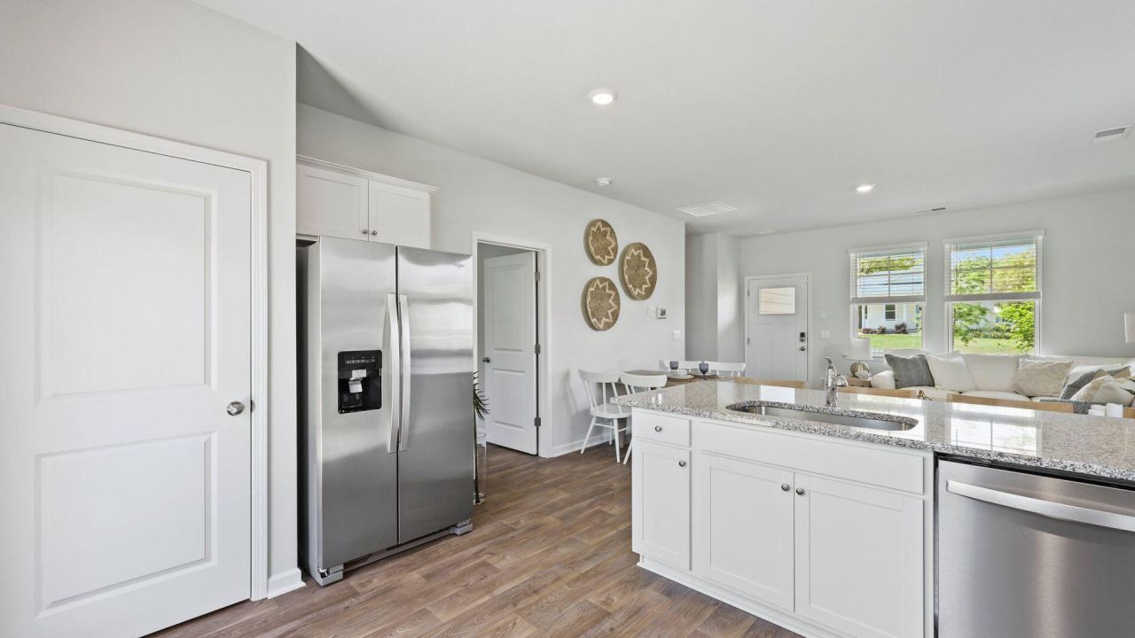 1050 Refuge Way Photo 9