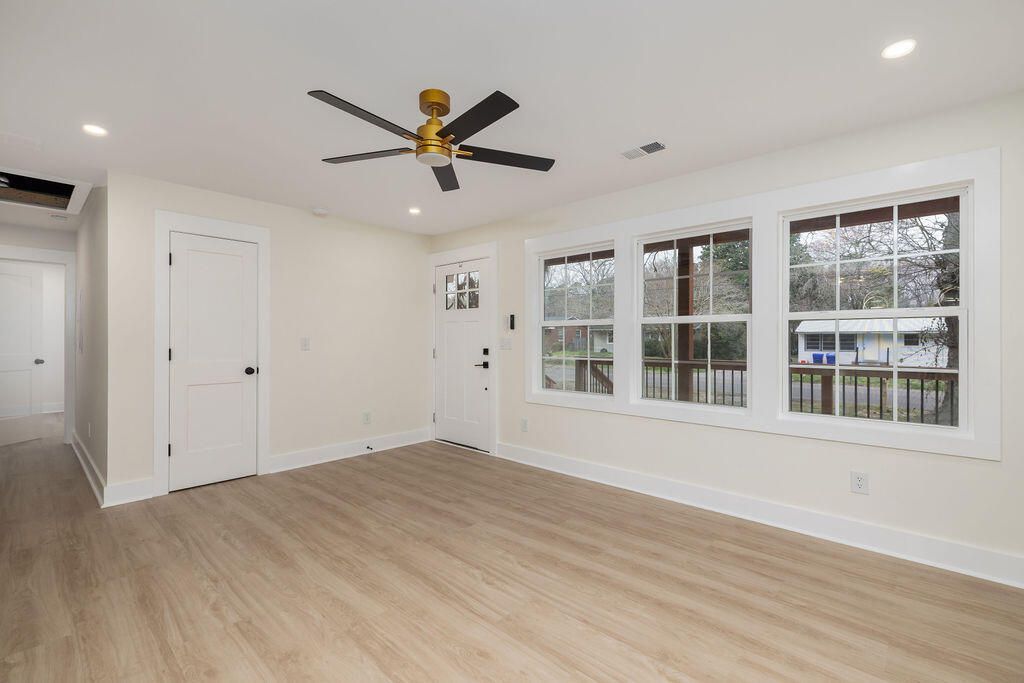 2405 Eagle Drive Photo 10