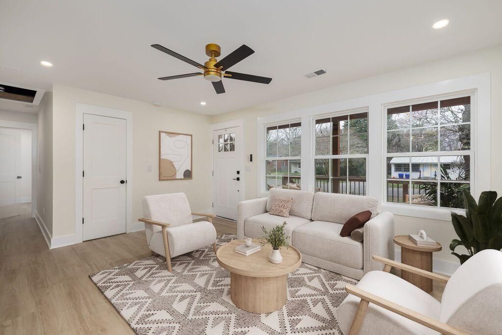 2405 Eagle Drive Photo 8