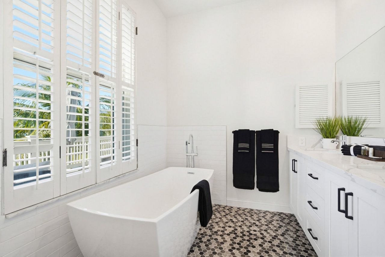 401 Emma Street, Unit APT H, Key West, FL 33040 Photo