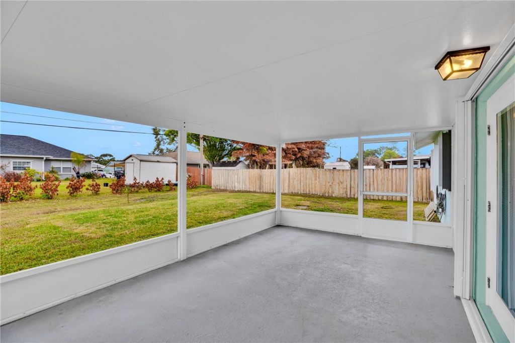 2035 13th Avenue Sw, Vero Beach, FL 32962 Photo