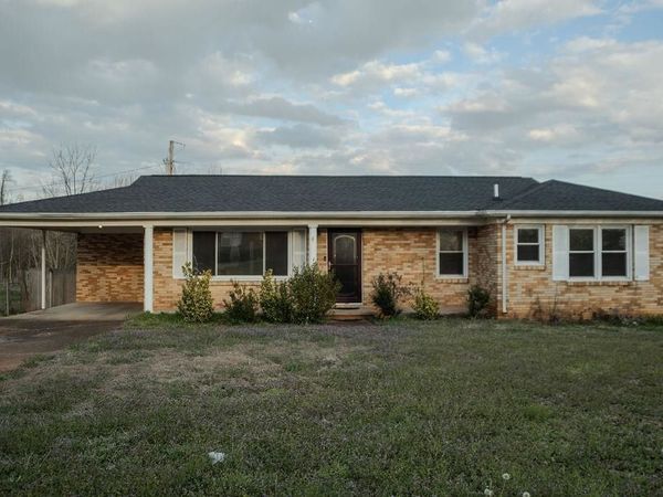 110 Emerald Dr, Tuscumbia, AL