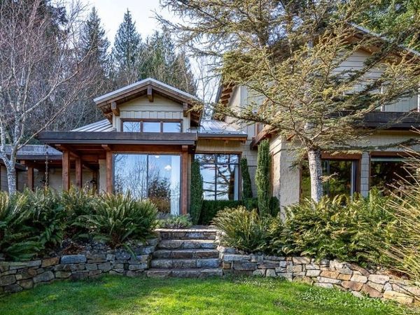 825 Austin Dr, Cortes Island, BC V0P 1K0
