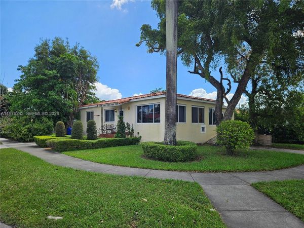3560 NW 19th St , Miami, FL 33125
