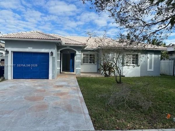 9047 NW 169th St, Miami Lakes, FL 33018
