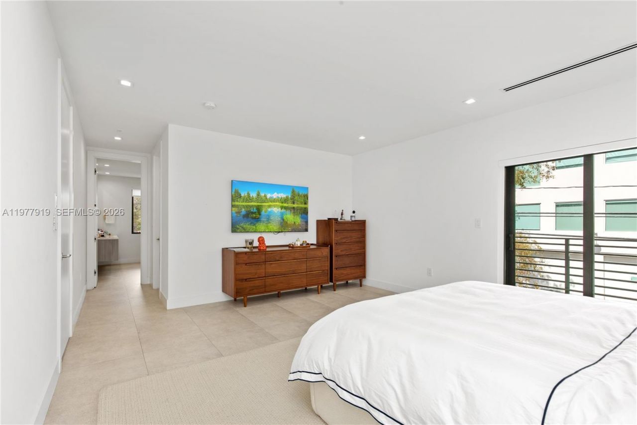 2225 SW 18th Ave , Miami, FL 33145 Photo