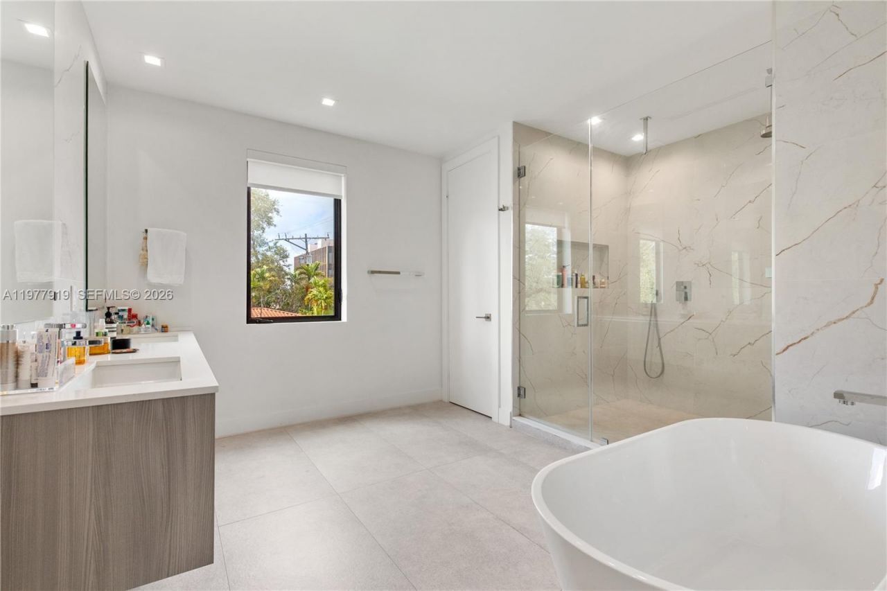 2225 SW 18th Ave , Miami, FL 33145 Photo