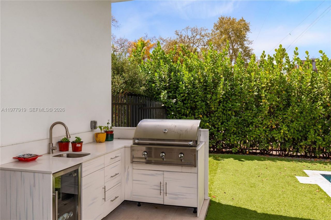 2225 SW 18th Ave , Miami, FL 33145 Photo