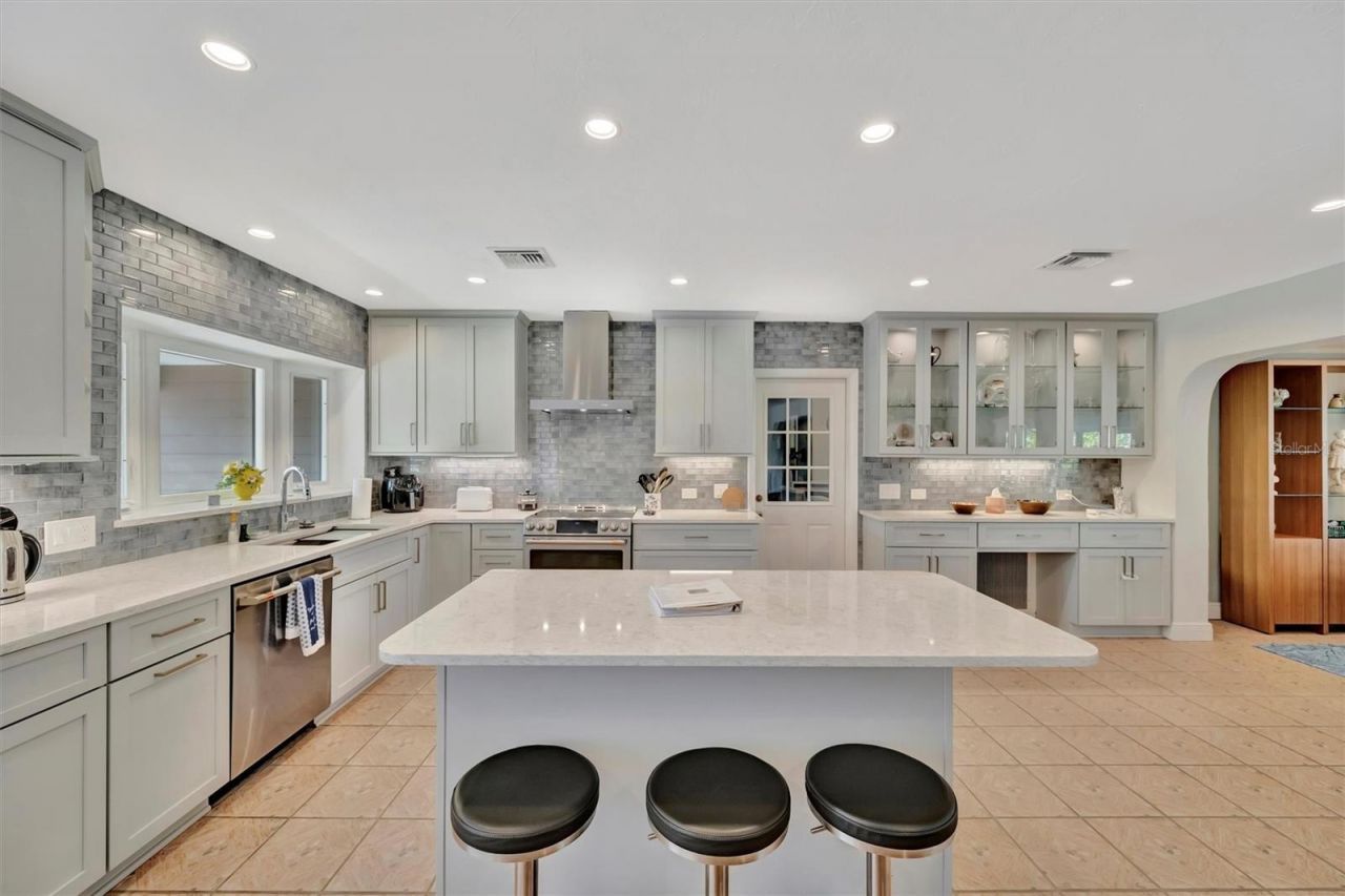 5403 Palmetto Point Drive , Palmetto, FL 34221 Photo