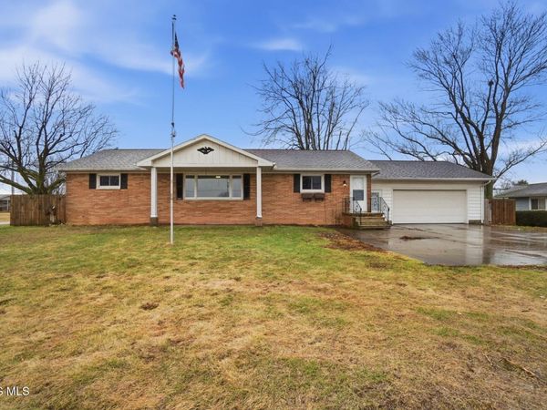 501 W Morenci Street , Lyons, OH 43533