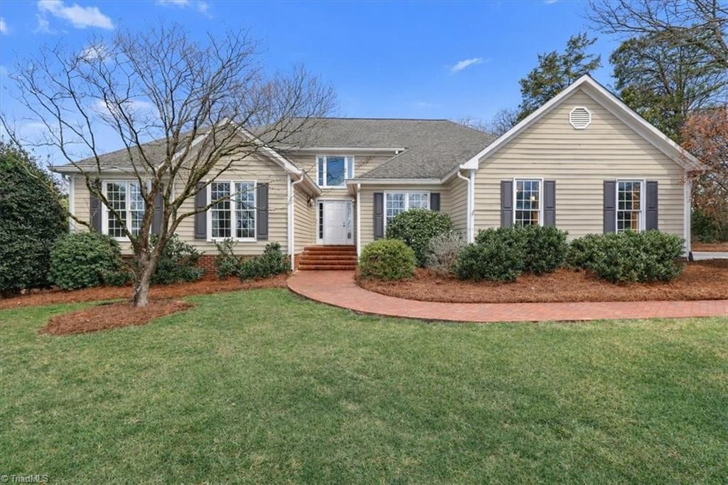 415 N Greenbriar Road, Statesville, NC 28625 Main Photo