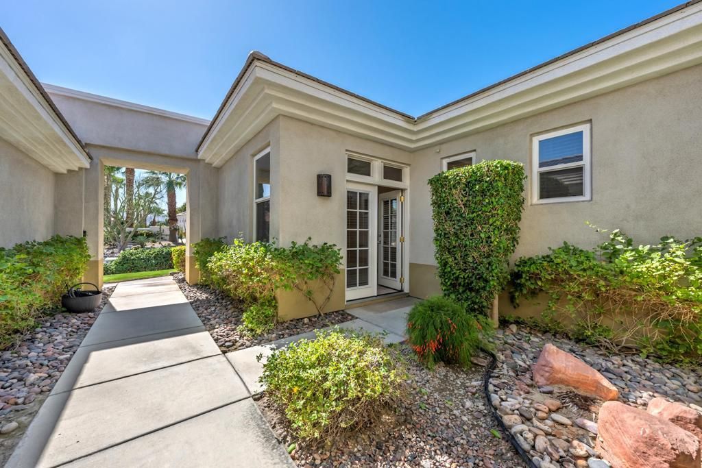 64 Via Las Flores, Rancho Mirage, CA 92270 Main Photo