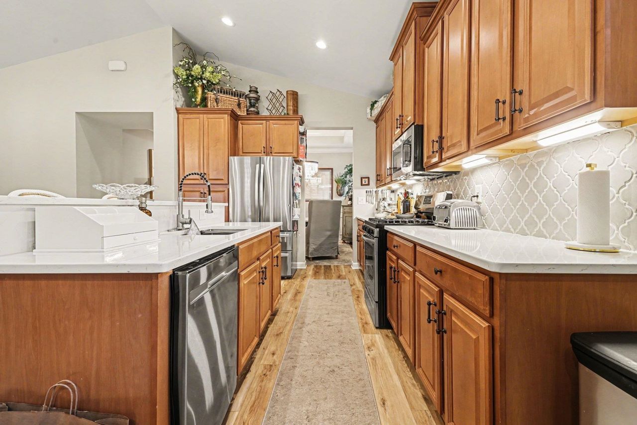 1560 Legacy Loop Photo 11