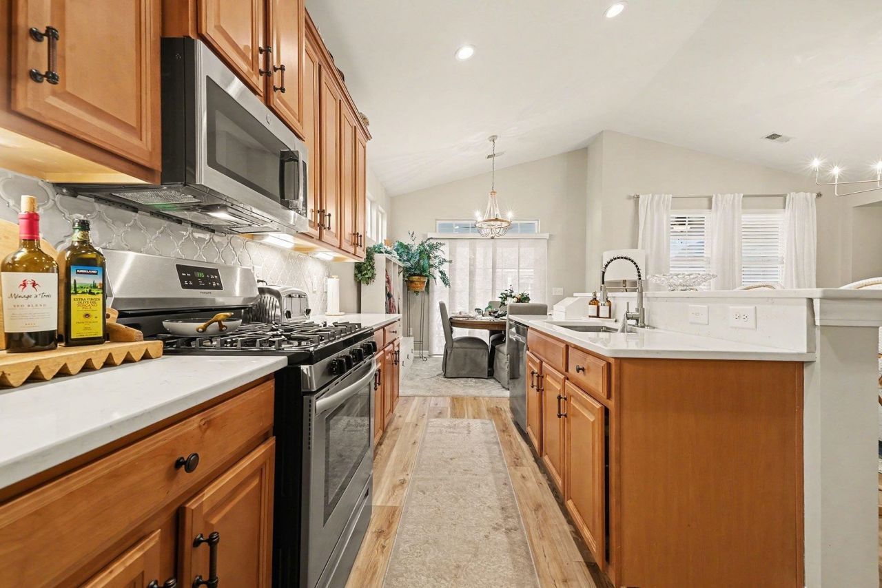 1560 Legacy Loop Photo 14