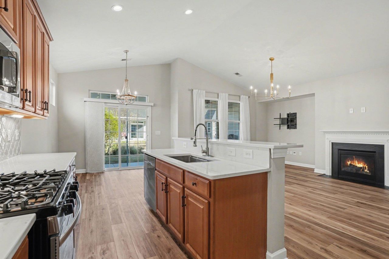 1560 Legacy Loop Photo 15