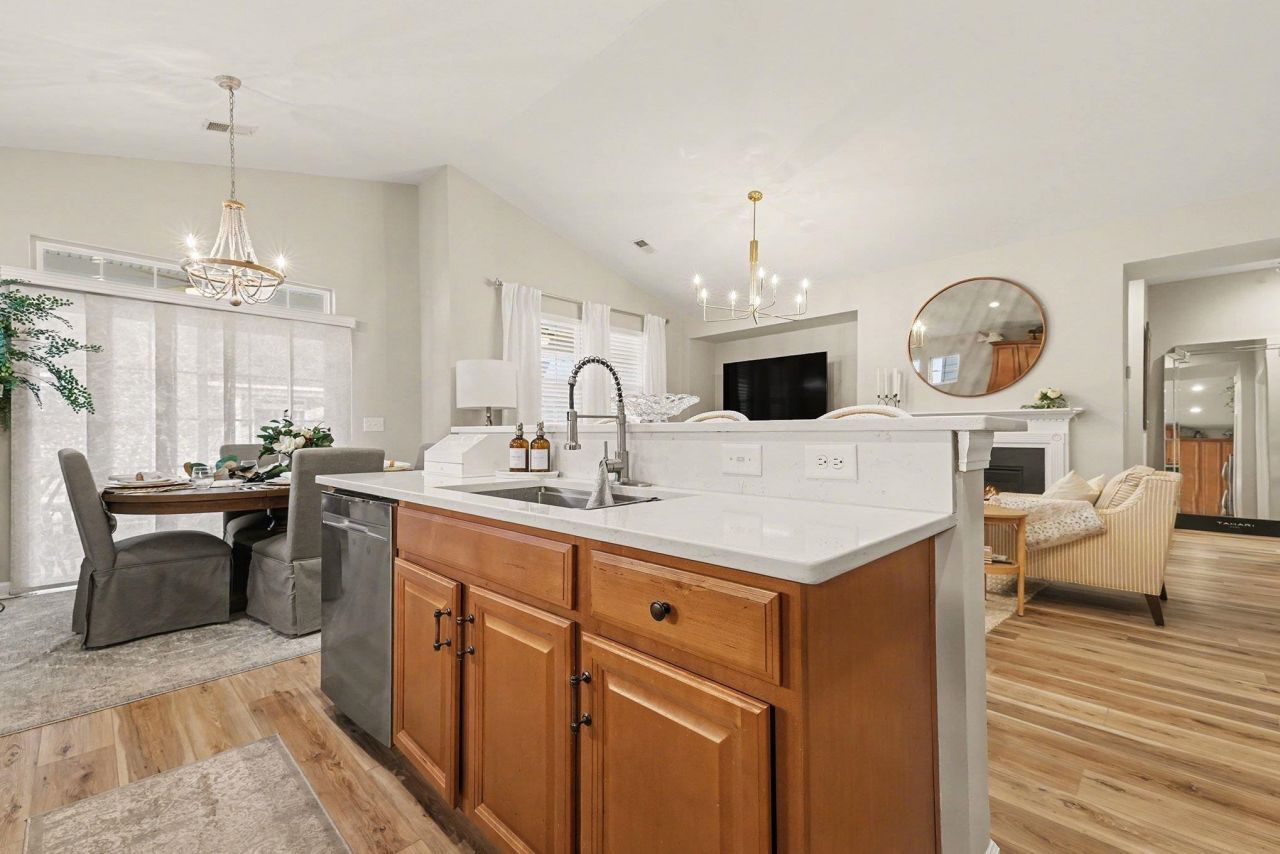 1560 Legacy Loop Photo 16