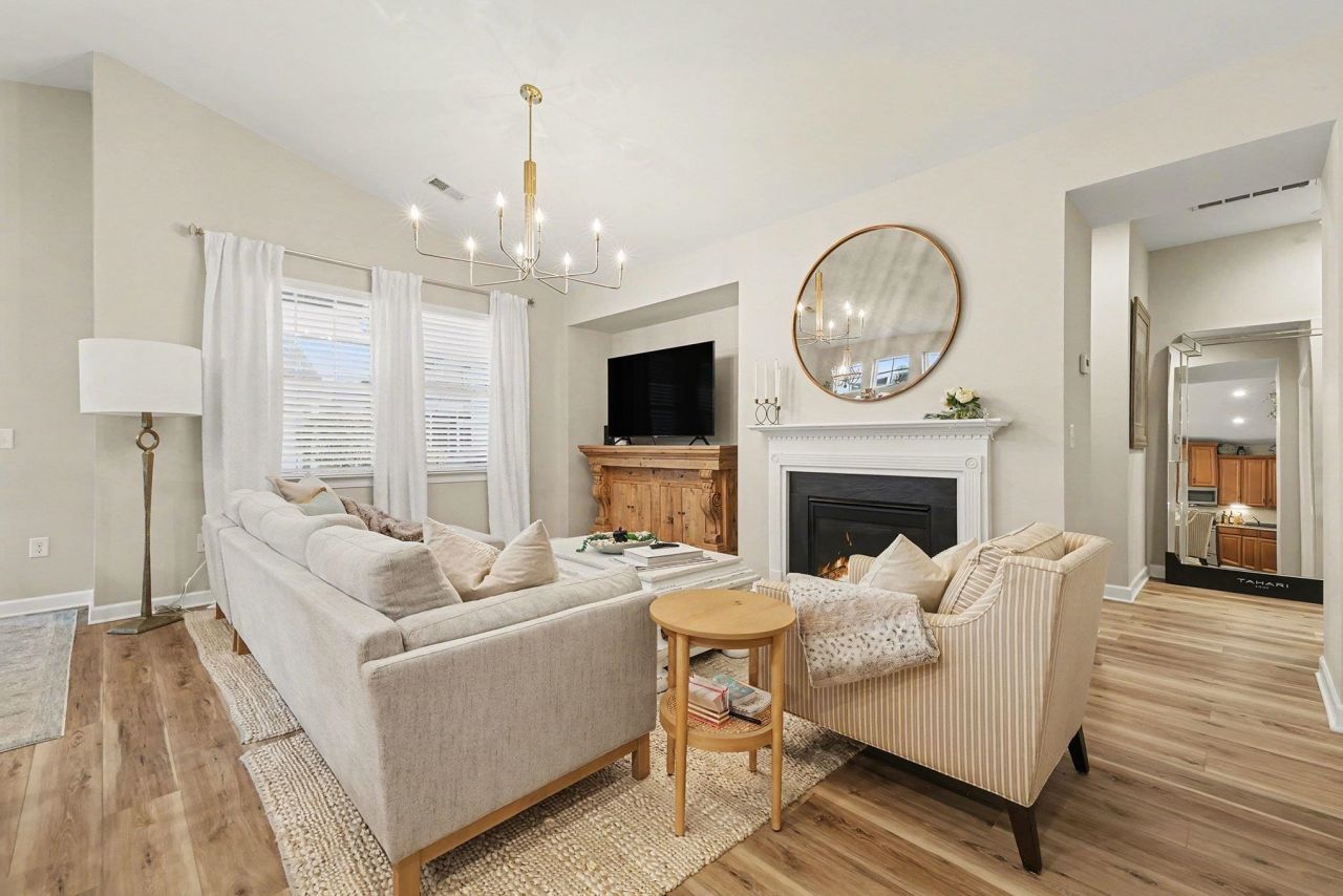 1560 Legacy Loop Photo 24