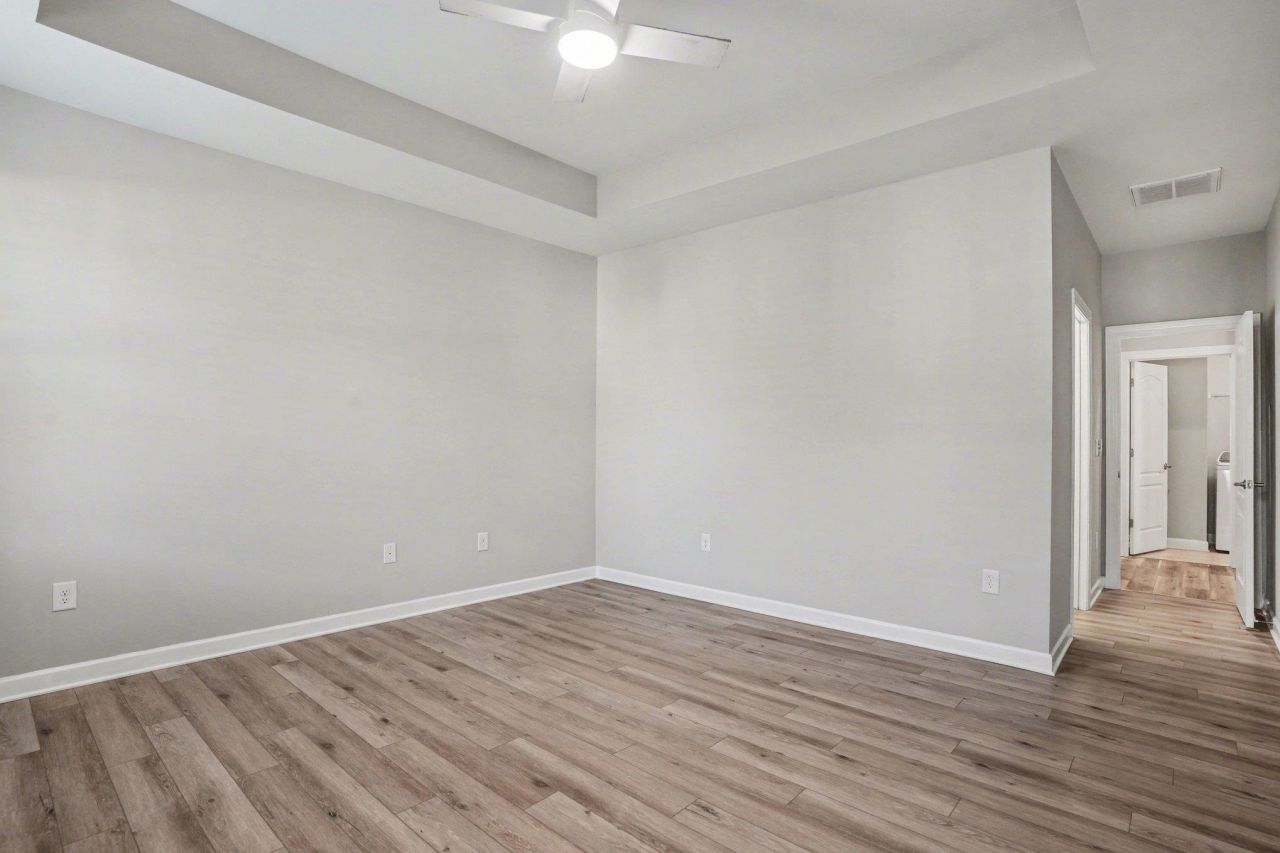 1560 Legacy Loop Photo 31