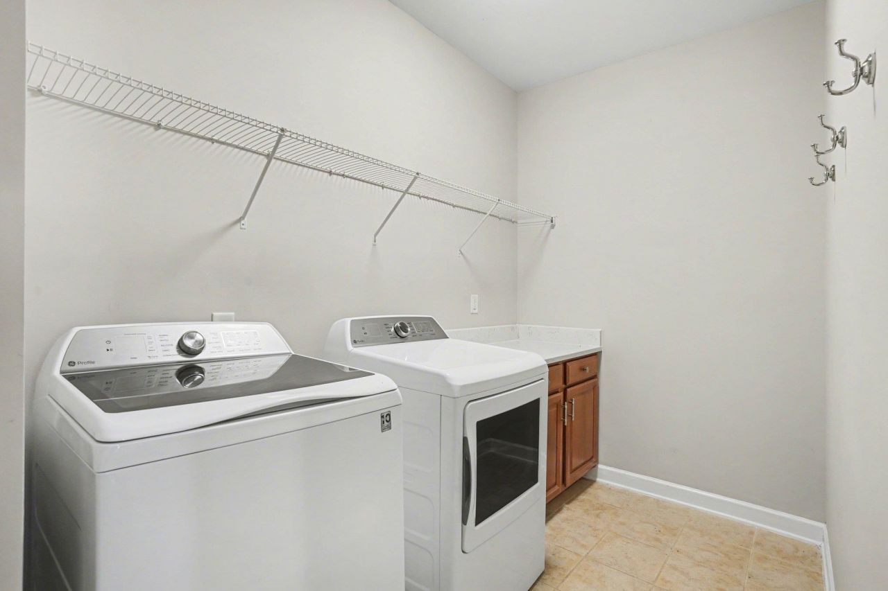 1560 Legacy Loop Photo 41