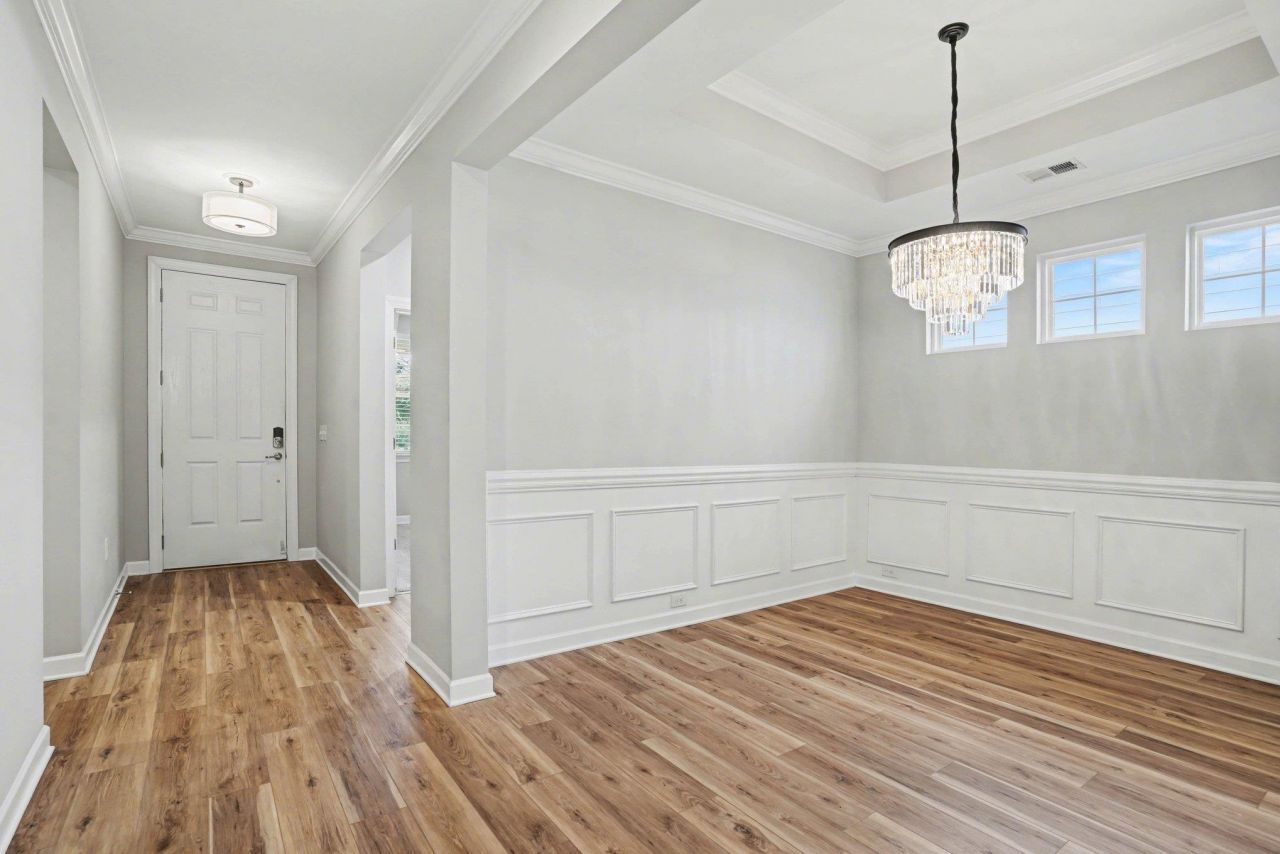 1560 Legacy Loop Photo 6