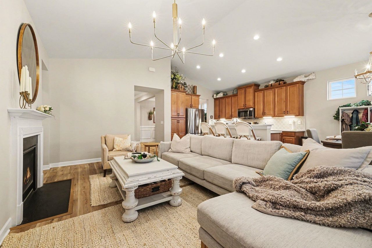 1560 Legacy Loop Photo 7