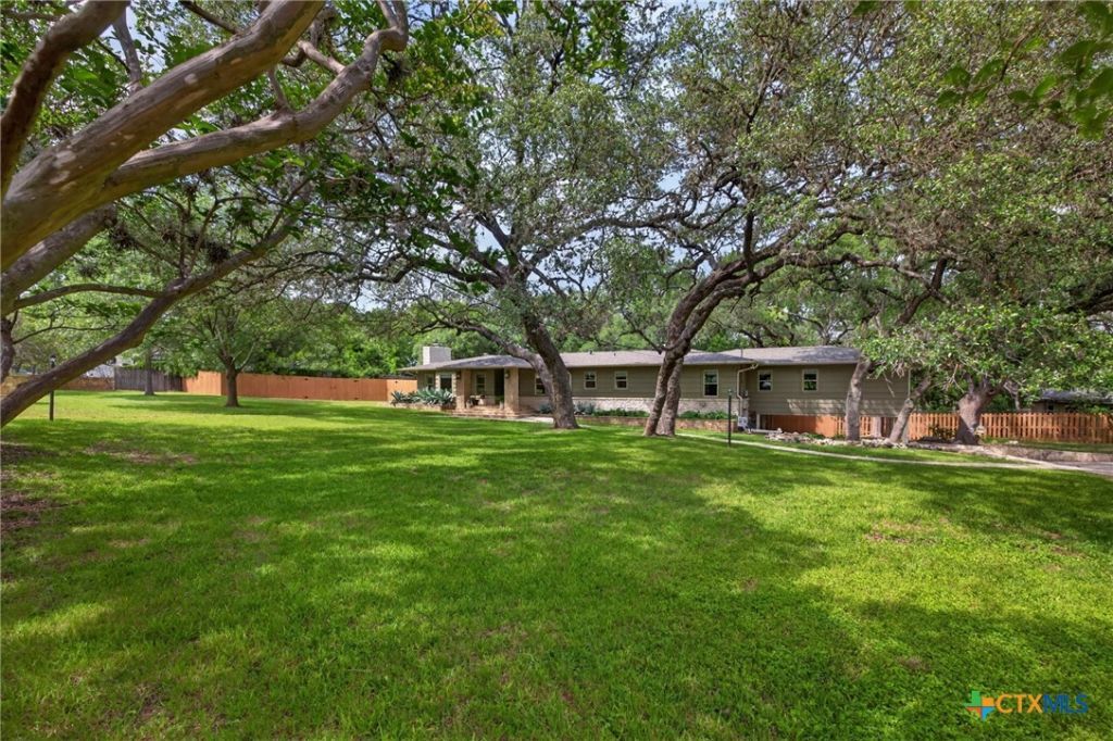 664 California Boulevard, New Braunfels, TX 78130 Main Photo