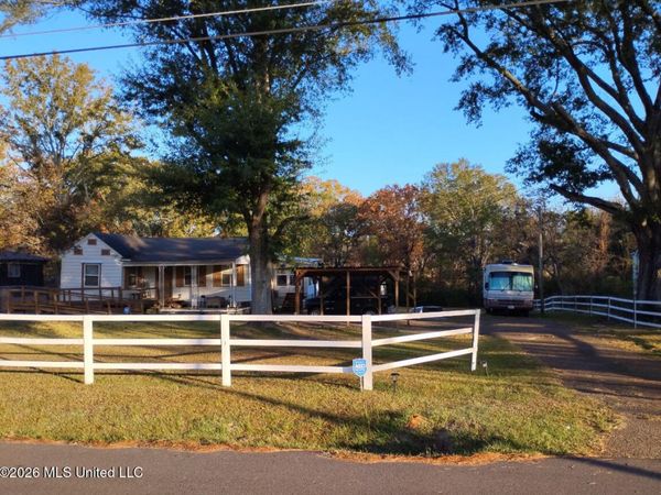 144 Plummer Circle, Jackson, MS 39212